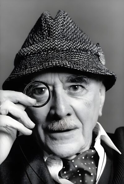 Manuel Mujica Láinez. Escritor. Bomarzo
