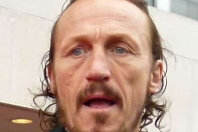 Black Mirror, Temporada 3 Capítulo 3: Shut Up and Dance