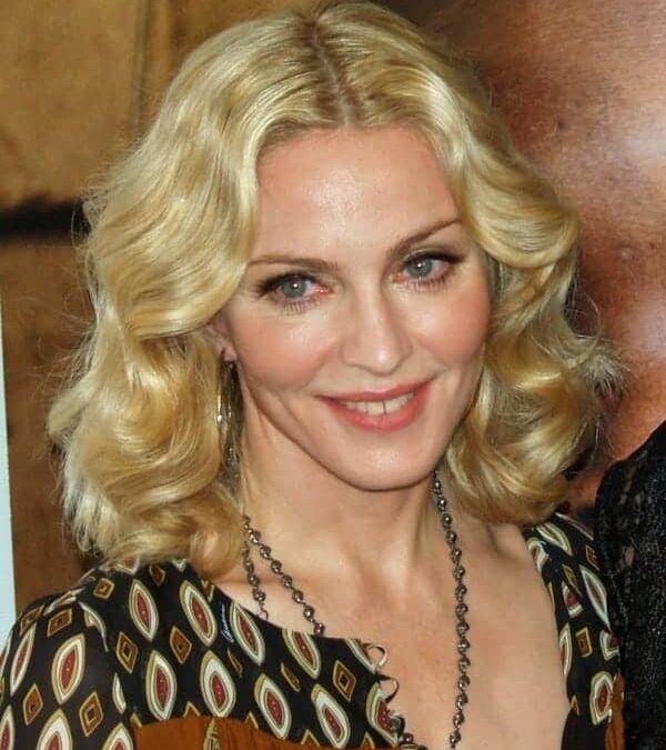 Hilary Clinton, favorita de Madonna que bromea con favores bucales para quien la vote