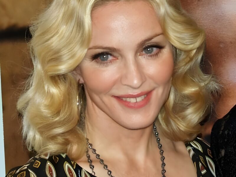 Hilary Clinton, favorita de Madonna que bromea con favores bucales para quien la vote