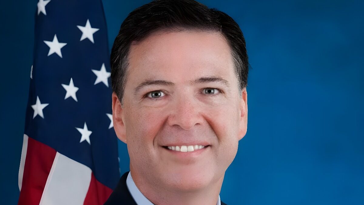 Hilary Clinton culpa al director del FBI de su derrota
