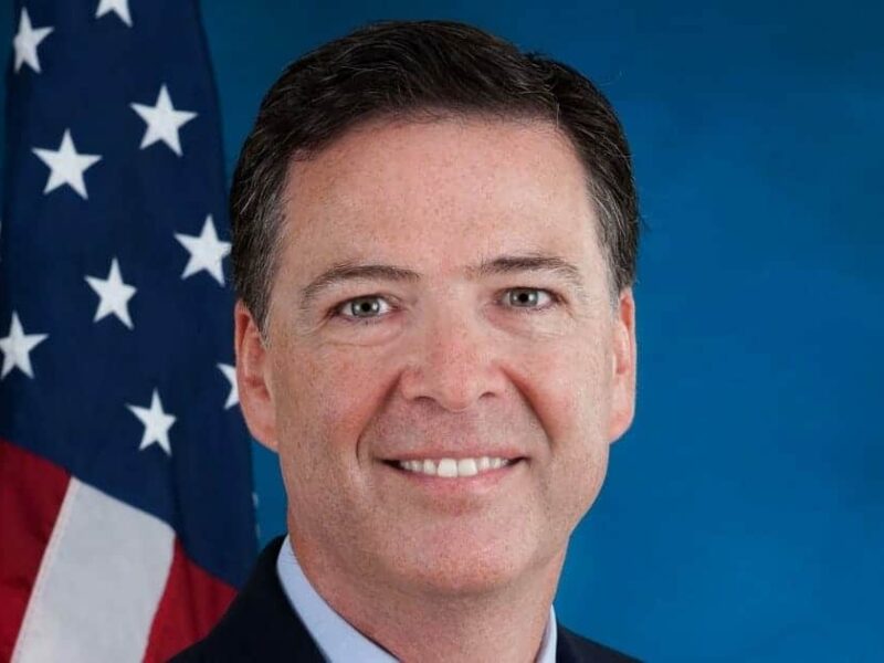 Hilary Clinton culpa al director del FBI de su derrota