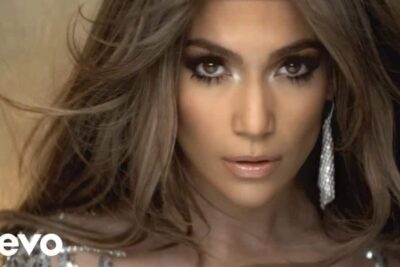 Jennifer López se hace un selfie