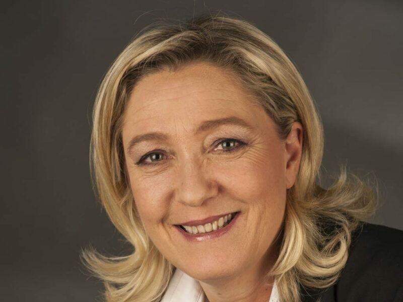 Marine Le Pen: no a la educación gratuita para extranjeros