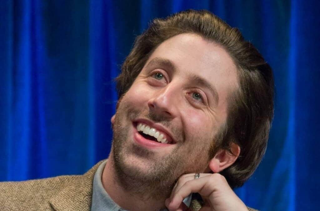 Simon Helberg y Tre Cool nacieron tal día como hoy