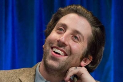 Simon Helberg y Tre Cool nacieron tal día como hoy