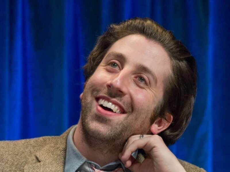 Simon Helberg y Tre Cool nacieron tal día como hoy