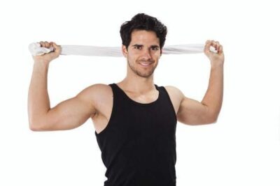 13 ejercicios para ponerse en forma con una toalla