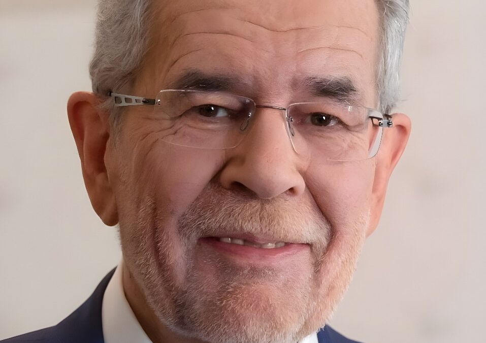 Van der Bellen vence en Austria