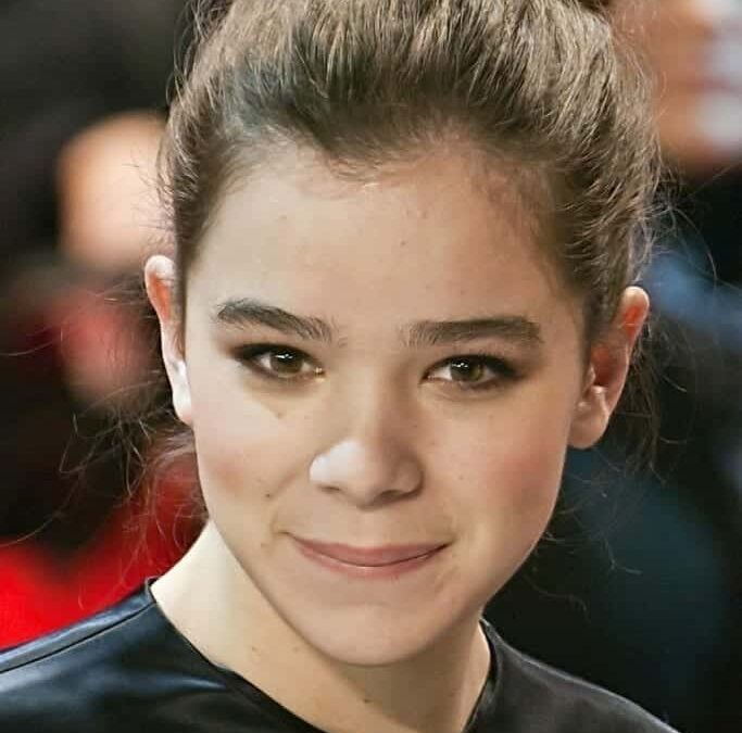 Hailee Steinfeld y Jack Griffo nacieron tal día como hoy