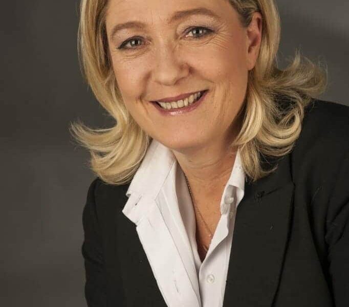 Marine Le Pen gravaría con el 10’% los contratos a los no franceses