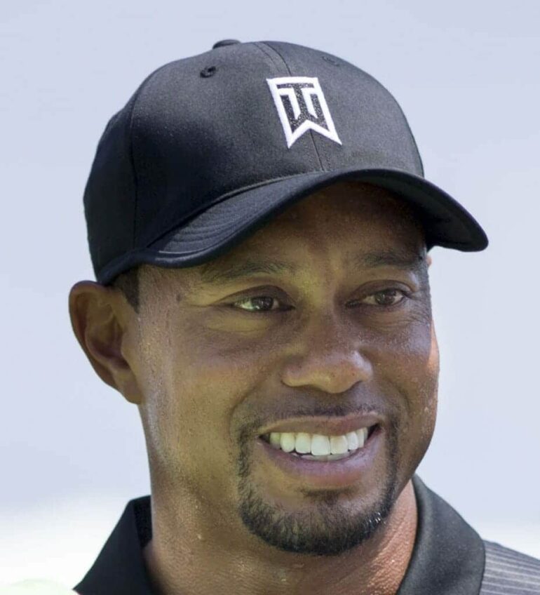 Reaparece Tiger Woods después de dos años