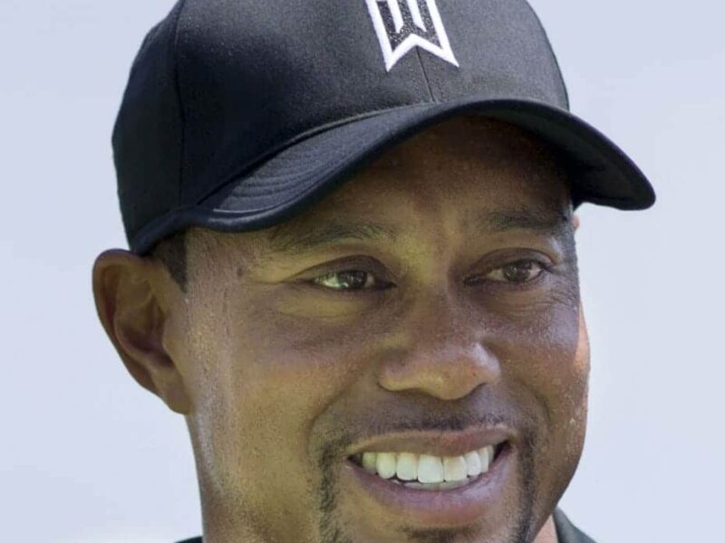 Reaparece Tiger Woods después de dos años