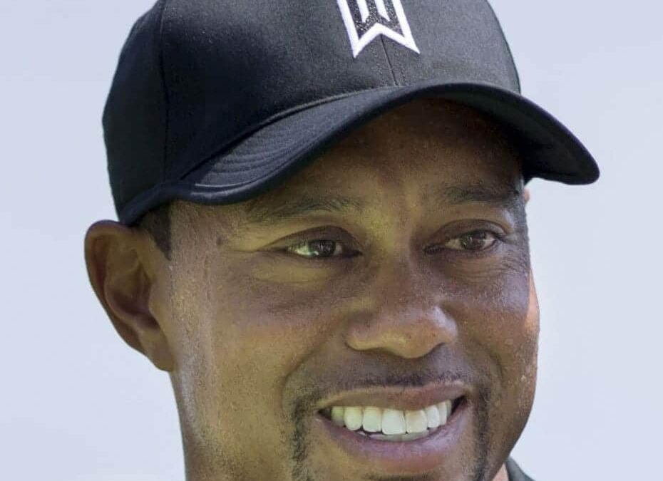 Reaparece Tiger Woods después de dos años