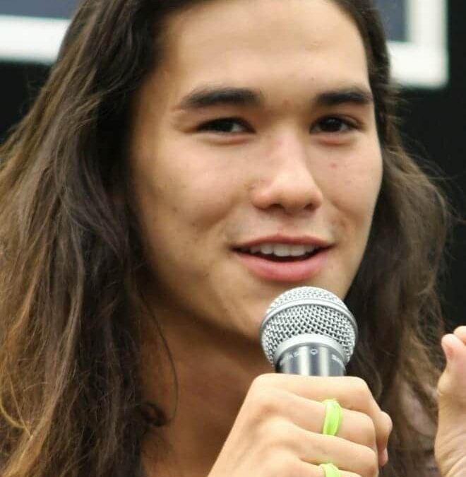 Famosos Nacidos Hoy: Jerry Trainor, Booboo Stewart