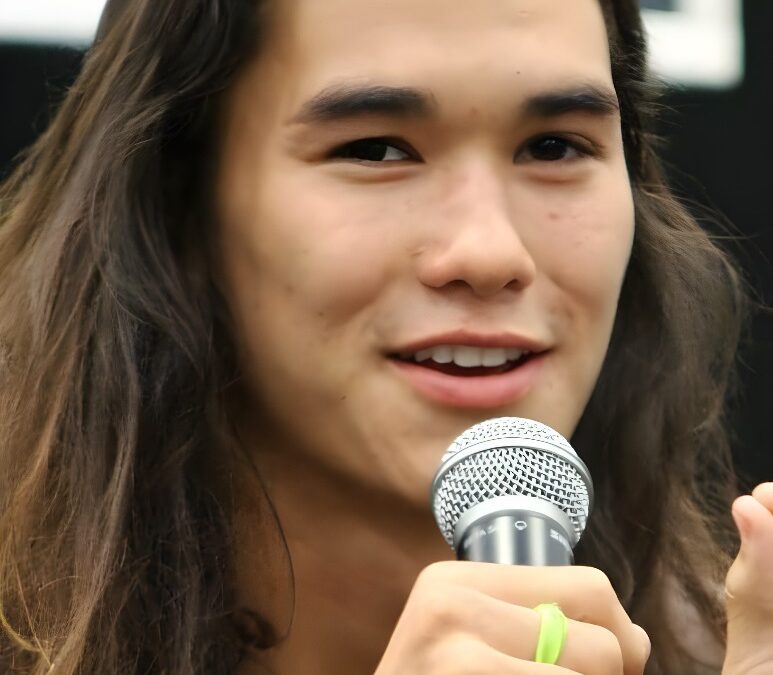 Famosos Nacidos Hoy: Jerry Trainor, Booboo Stewart