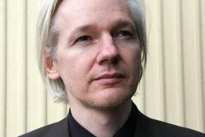 Assange, dispuesto a viajar a Estados Unidos con condiciones