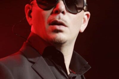 Famosos Nacidos Hoy: Pitbull, Dove Cameron