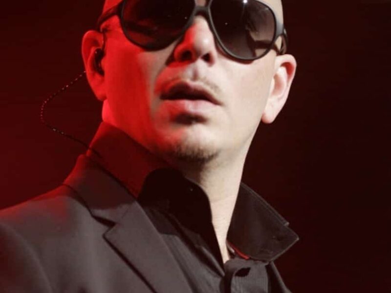 Famosos Nacidos Hoy: Pitbull, Dove Cameron