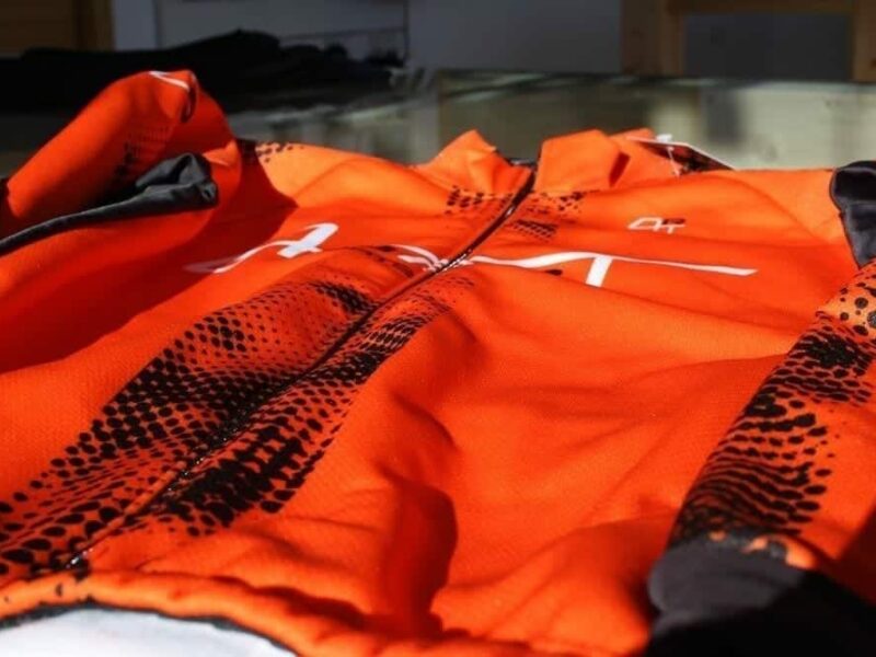 Culotte y mangas de maillot, elementos indispensables para hacerse un lugar en el mundo de la bicicleta