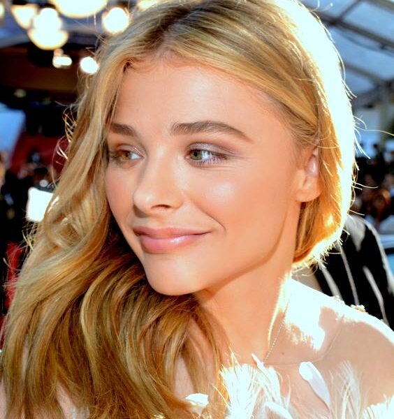 Chloë Grace Moretz y Emma Roberts nacieron tal día como hoy