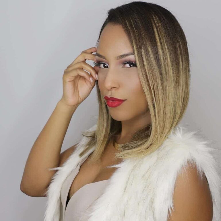 Famosos Nacidos Hoy: Charles Dickens, LaToya Forever