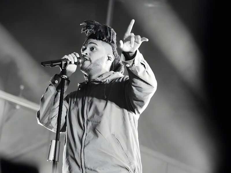 Famosos Nacidos Hoy: The Weeknd, Chloe East