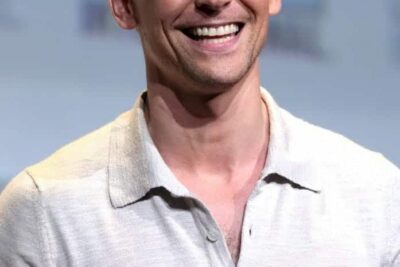 Kelli Berglund y Tom Hiddleston nacieron tal día como hoy