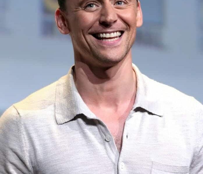 Kelli Berglund y Tom Hiddleston nacieron tal día como hoy