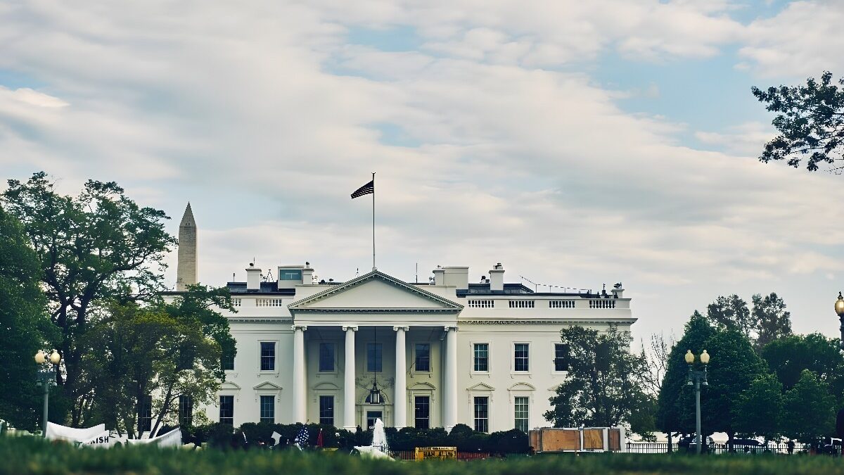 La CNN y el NY Times vetados por la Casa Blanca en una sesión informativa