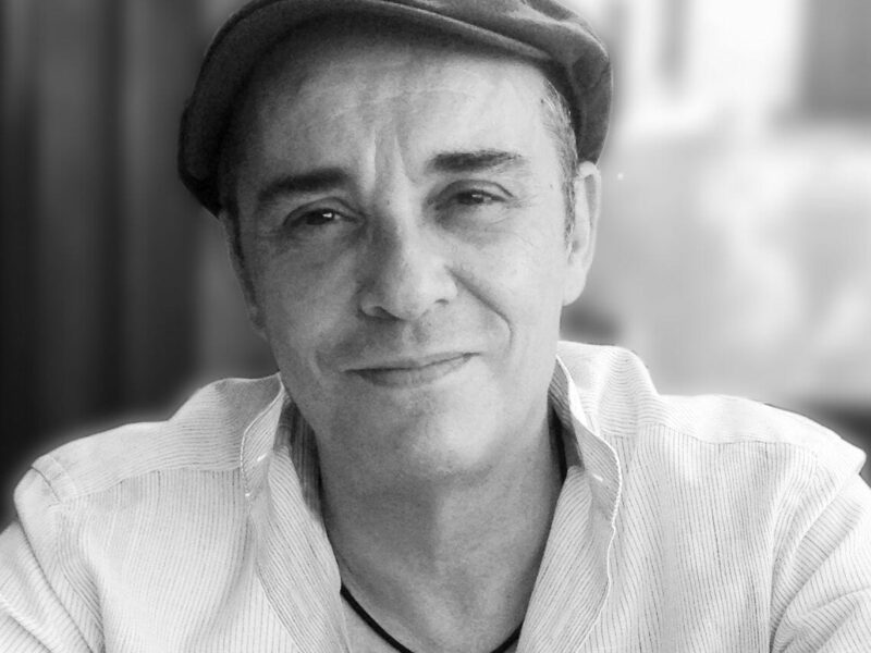 Ya a la venta ‘El vuelo del peregrino’, primera novela del guionista Vicente Mínguez