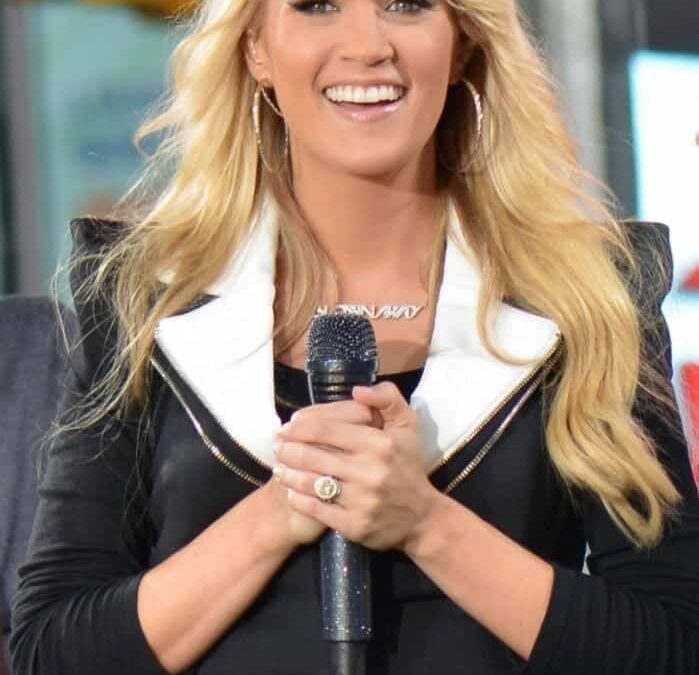 Chuck Norris, Carrie Underwood: Famosos Nacidos Hoy