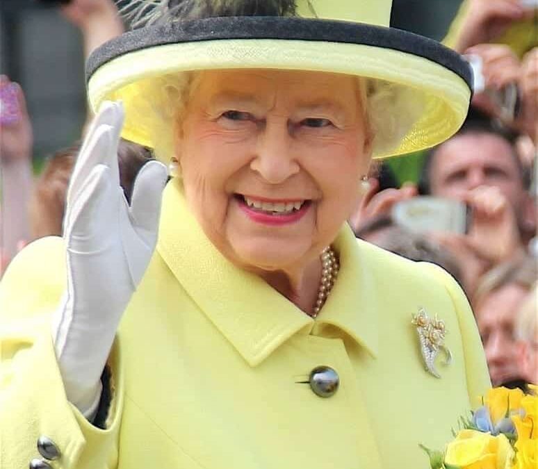 Isabel II del Reino Unido, nació tal día como hoy