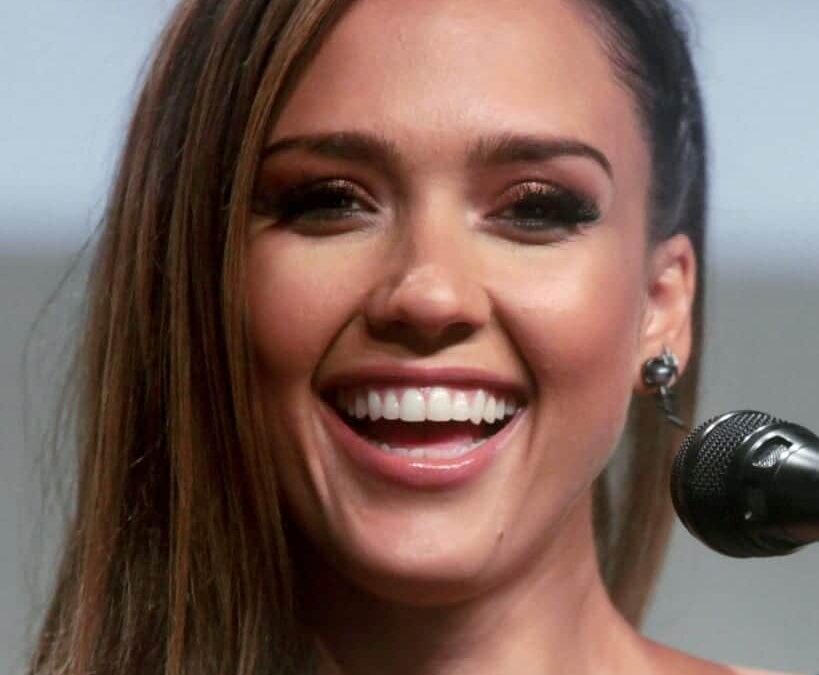 Jessica Alba: Famosos Nacidos Hoy, 28 de abril