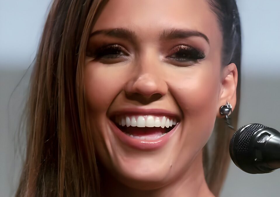 Jessica Alba: Famosos Nacidos Hoy, 28 de abril