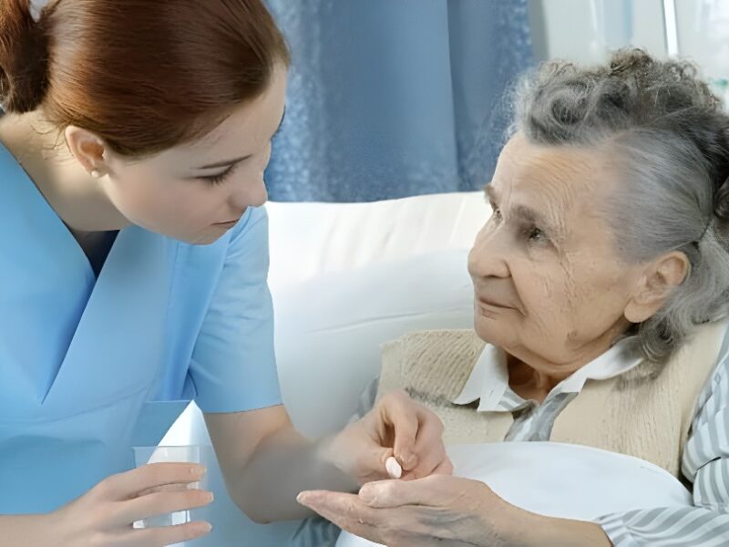 La atención sociosanitaria, una salida profesional en auge