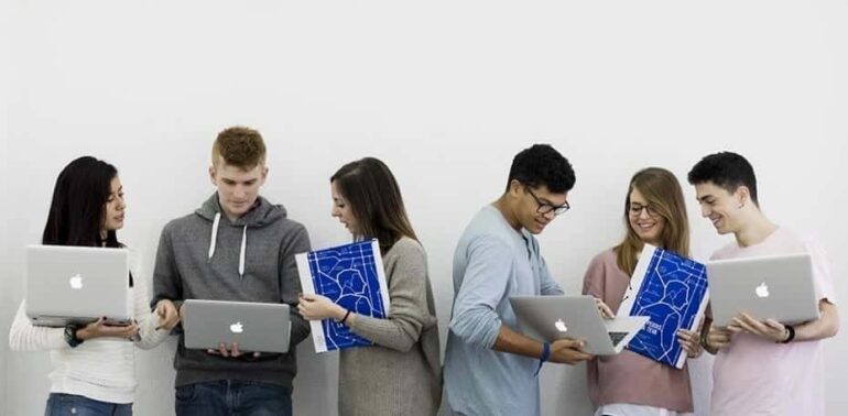 La importancia de escoger un gran primer portátil para la Universidad