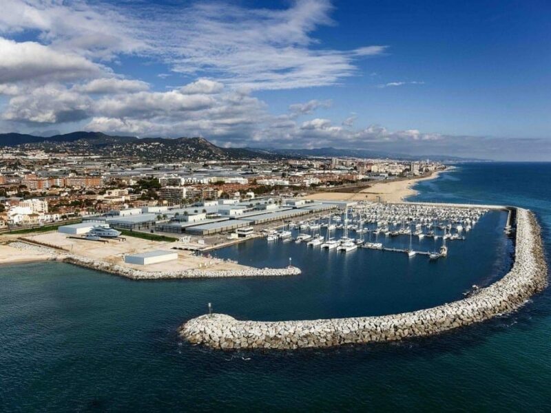 Marina Port Premià presenta su proyecto ante los comerciantes de la localidad