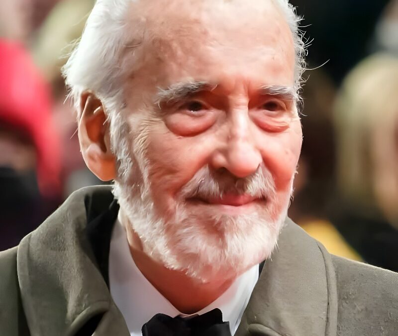 Christopher Lee, Chris Colfer: Famosos Nacidos Hoy, 27 de mayo