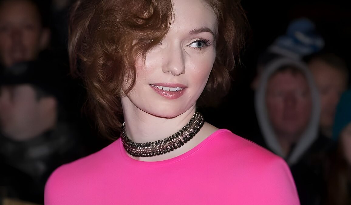 Eleanor Tomlinson: Famosos Nacidos Hoy, 19 de mayo