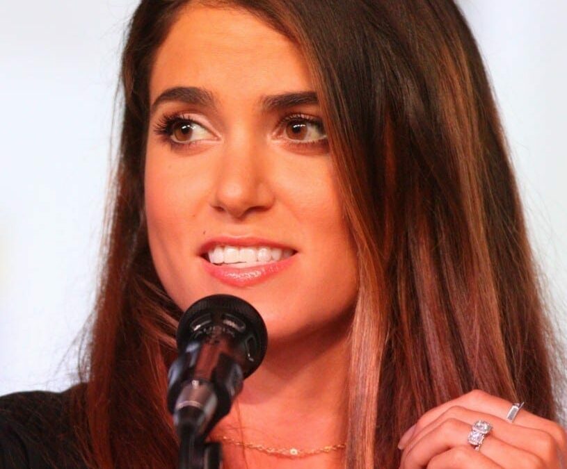 Nikki Reed: Famosos Nacidos Hoy, 17 de mayo