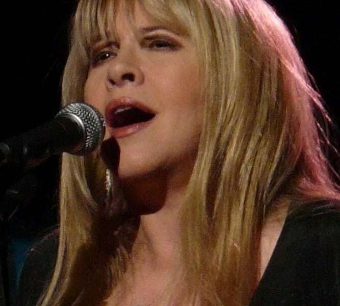 Stevie Nicks, John Wayne: Famosos Nacidos Hoy, 26 de mayo