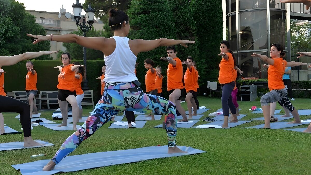 Metropolitan celebra con Xuan-Lan el Día Mundial del Yoga