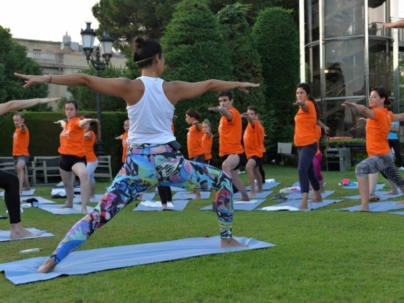 Metropolitan celebra con Xuan-Lan el Día Mundial del Yoga