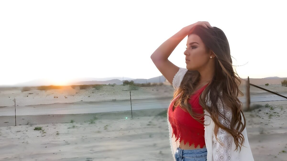 Sara Serena, la primera artista española femenina en tener un número 1 en la radio americana