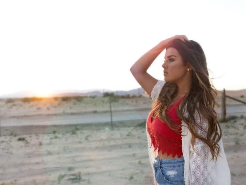 Sara Serena, la primera artista española femenina en tener un número 1 en la radio americana