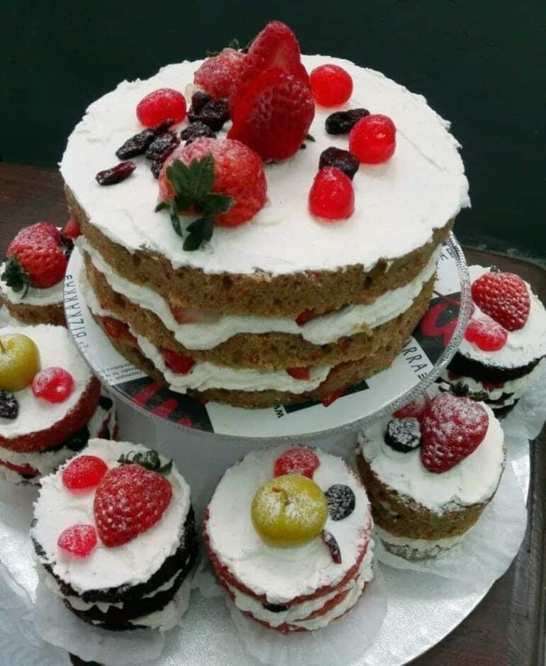 Bizkarra amplía su catálogo de tartas y postres de celebración