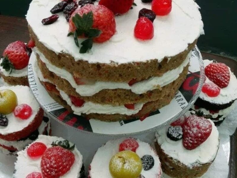 Bizkarra amplía su catálogo de tartas y postres de celebración