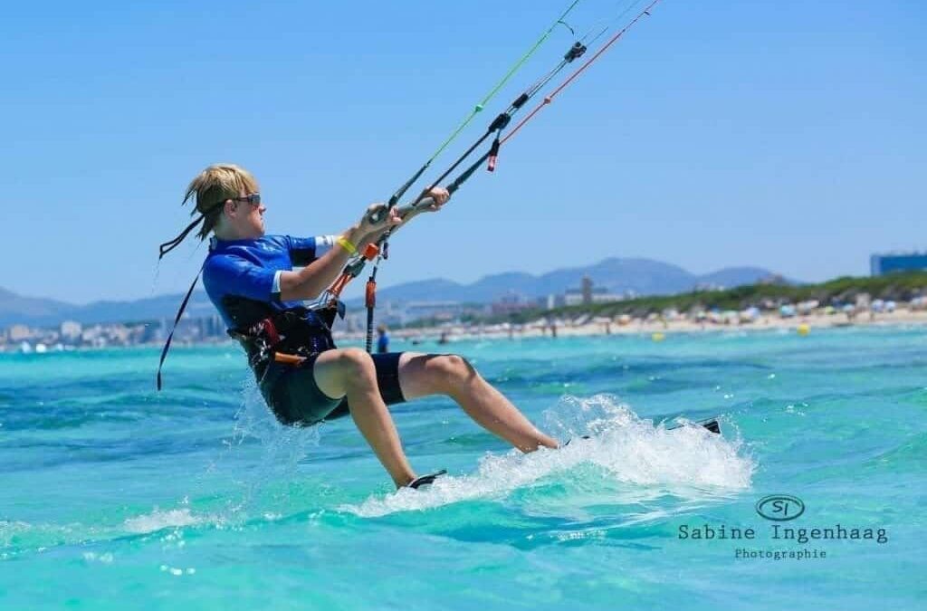 Water Sports Mallorca imparte clases a personas con discapacidad visual