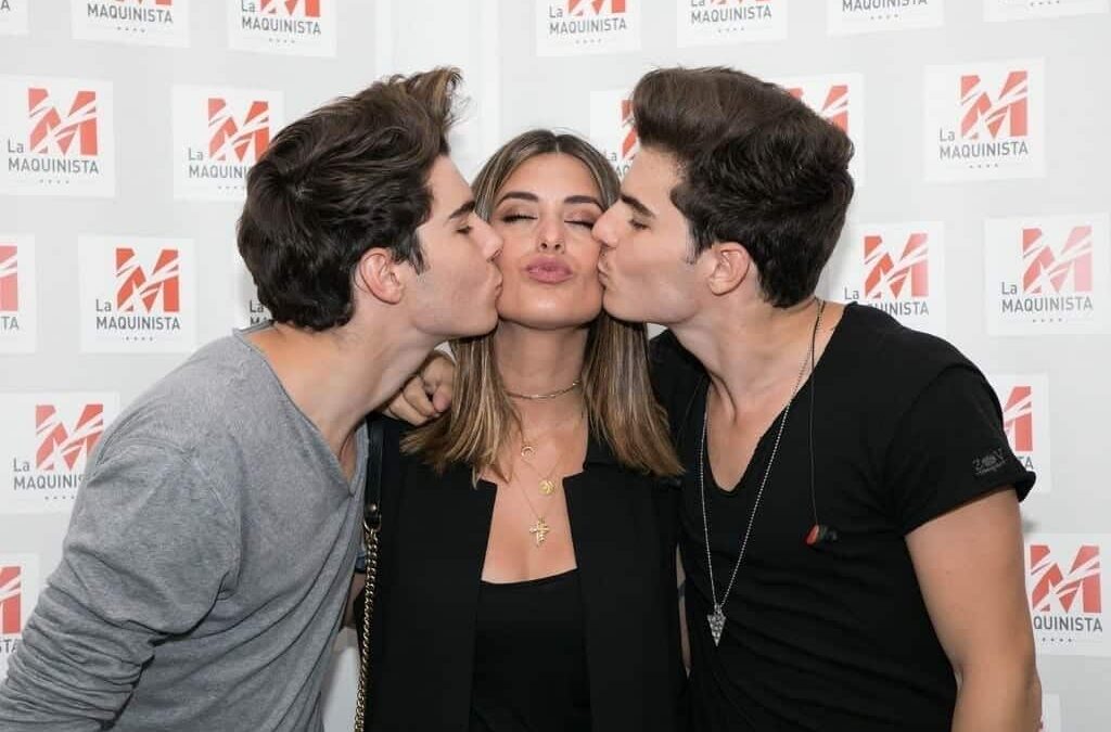 Gemeliers y Dulceida apoyan a jóvenes talentos musicales en La Maquinista